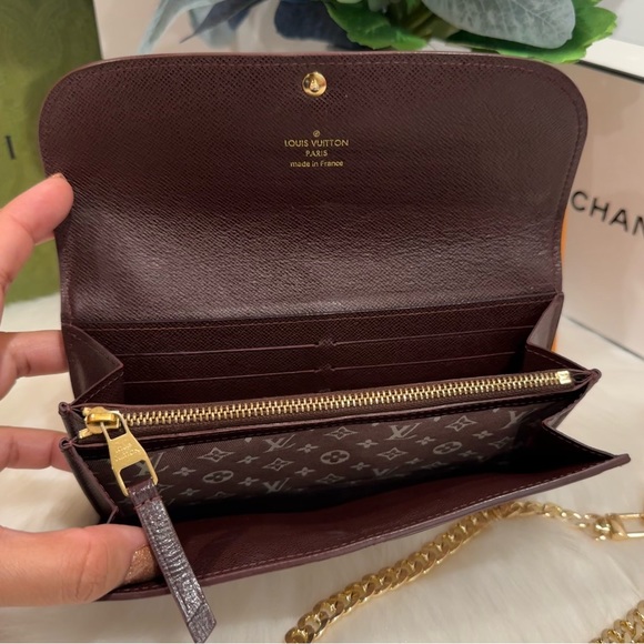 Nearly New Louis Vuitton Rare Mini Lin Sarah Wallet $600 - Picture 3 of 13